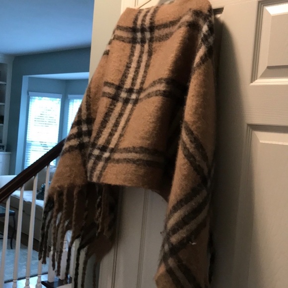 burberry poncho sweater